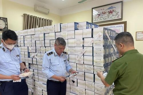 Bắc Ninh: Kiểm tra xe tải phát hiện lượng hàng hóa lớn dấu hiệu giả mạo nhãn hiệu