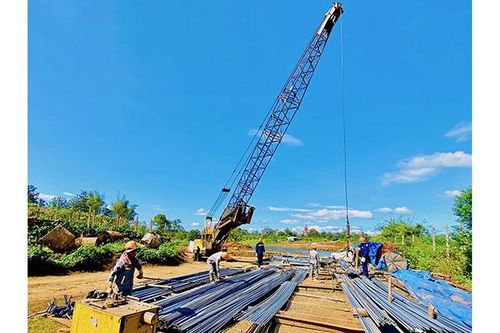 Gia Lai quan tâm đầu tư cơ sở hạ tầng cho vùng khó