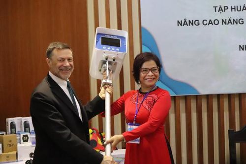 Các nhà khoa học Australia tập huấn chuyển giao công nghệ và nâng cao năng lực giám sát rạn san hô tại Việt Nam