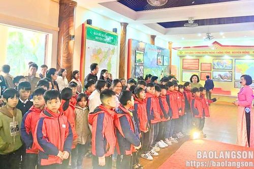 Trải nghiệm, tham quan các di tích, bảo tàng: Góp phần nâng cao chất lượng dạy và học môn lịch sử