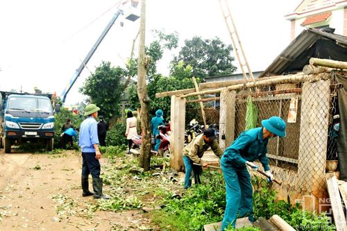 Hiến 'tấc vàng' mở rộng đường giao thông