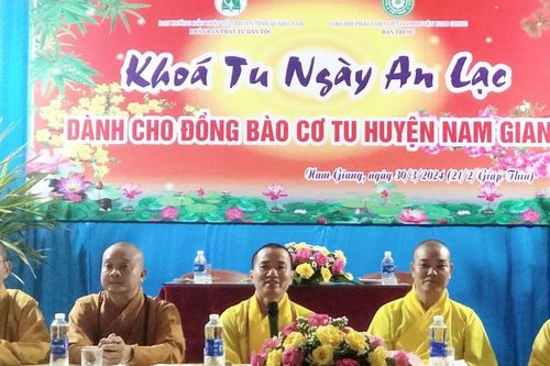 Quảng Nam: Khóa tu 'Ngày an lạc' cho đồng bào dân tộc Cơ Tu