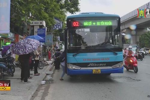 Hà Nội tạm dừng năm tuyến buýt kể từ 1/4