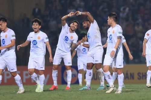Nam Định ghi bàn khẳng định đẳng cấp trước Hà Nội FC