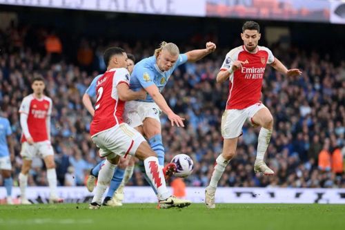 Hàng công kém duyên, Man City và Arsenal chia điểm