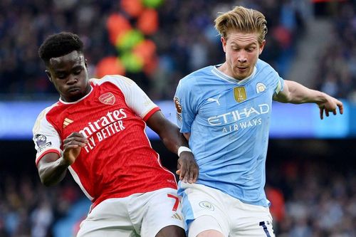 Man City hòa Arsenal, Liverpool chiếm ngôi đầu bảng Ngoại Hạng Anh