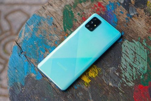 Nên mua smartphone Android tầm trung mới hay cao cấp đời cũ?