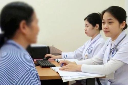 Nguyên nhân bất ngờ khiến người phụ nữ rối loạn giọng nói, khó phát âm