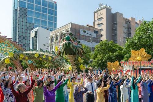 Gần 3,5 triệu lượt khách đến với Lễ hội Áo dài thành phố Hồ Chí Minh lần thứ 10