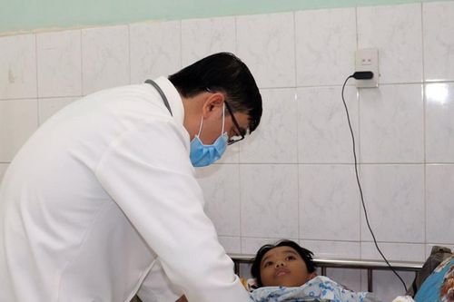 Nắng nóng, cẩn trọng với bệnh tiêu hóa ở trẻ