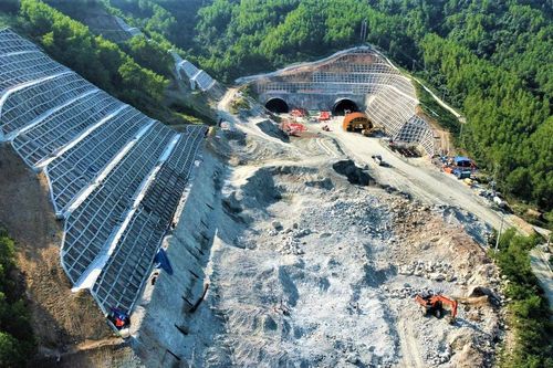 Đẩy nhanh tiến độ Dự án cao tốc Quảng Ngãi - Hoài Nhơn