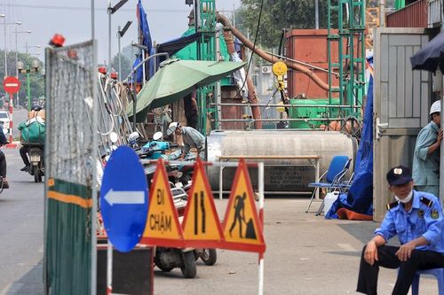 Hà Nội: Tái khởi động loạt lô cốt 'bỏ hoang' trên đường Vũ Trọng Khánh