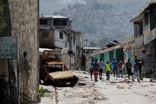 Tiếng súng bao trùm đường phố, thủ đô của Haiti rơi vào hoảng loạn