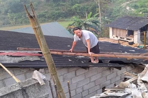 Cao Bằng: 576 nhà ở bị tốc mái do mưa đá, lốc xoáy