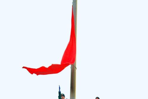 Trang trọng Lễ thượng cờ chào mừng kỷ niệm 100 năm xây dựng và phát triển TP Nha Trang