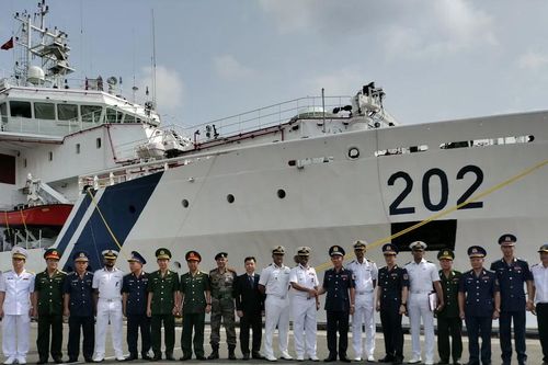 Tàu của Lực lượng Bảo vệ bờ biển Ấn Độ thăm TPHCM