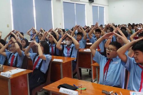 Học sinh thích thú với phương pháp dạy học 'lẩu băng chuyền'