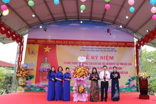 Trung tâm Giáo dục trẻ em khuyết tật tỉnh Bắc Kạn kỷ niệm 20 năm thành lập