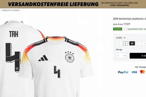 Adidas ngừng bán áo số 44 vì giống biểu tượng Đức Quốc xã