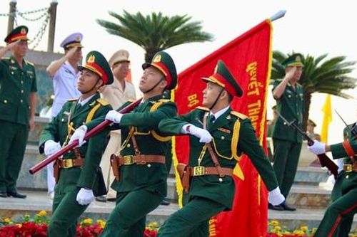 Thiêng liêng Lễ Thượng cờ kỷ niệm 100 năm thành lập Nha Trang