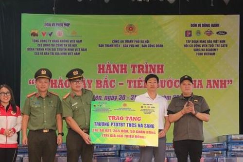 Hành trình tình nguyện hướng về Điện Biên của tuổi trẻ Công an Thủ đô