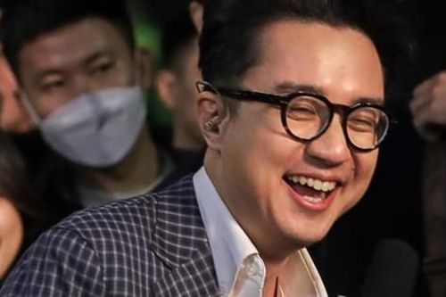 Showbiz 2/4: MC Sơn Lâm của đài VTV kể sống dư dả nhờ dẫn 4 đám cưới một ngày