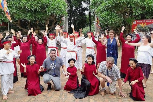 Trải nghiệm tour ''Về miền Di sản UNESCO ghi danh' tại Đền Hùng