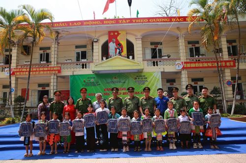 Hành trình 'Tự hào Tây Bắc - Tiếp bước cha anh' tại Điện Biên và Lai Châu