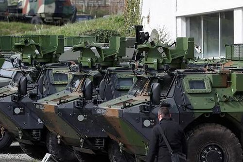 Pháp gửi hàng trăm xe bọc thép cũ và tên lửa mới cho Ukraine