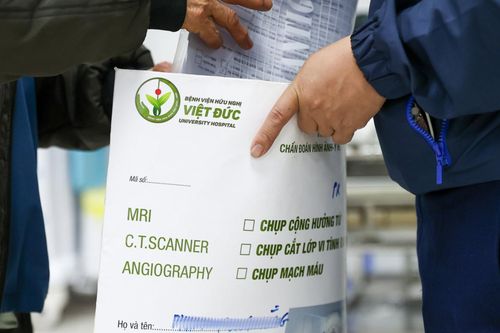 Bệnh nhân chờ gần nửa năm chưa được mổ, Bộ Y tế họp với Bệnh viện Việt Đức