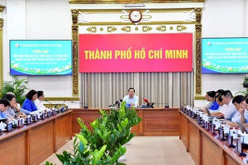 Chủ tịch TP.HCM: Kinh tế chưa phục hồi mạnh mẽ so với tiềm năng và lợi thế