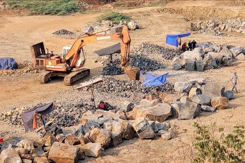 Xác minh việc khai thác khoáng sản đá trái phép tại huyện Đức Cơ, Gia Lai