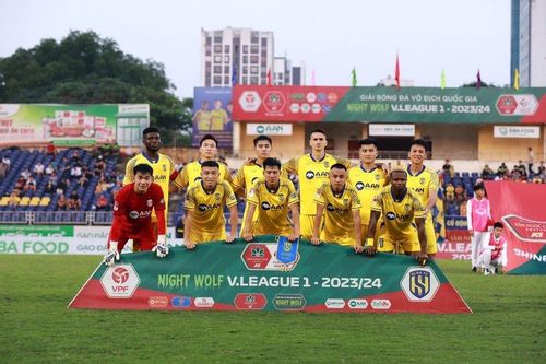 Hành vi bạo lực sân cỏ gia tăng, VFF đưa ra loạt án phạt