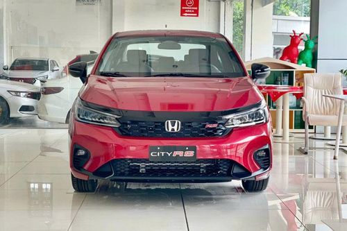 Honda City giảm giá 'sập sàn' trong tháng 4/2024