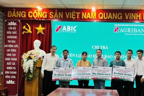 Agribank Kiên Giang chi trả gần 280 triệu đồng bảo hiểm Bảo an tín dụng
