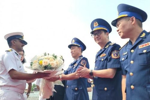 Tàu Cảnh sát biển Ấn Độ ghé thăm TP. Hồ Chí Minh