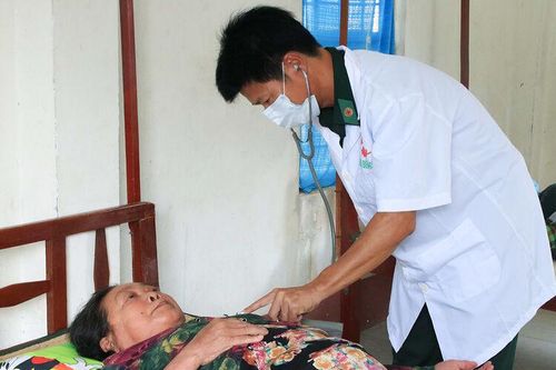 'Điểm tựa' sức khỏe người dân vùng biên