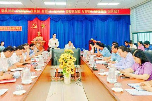 UBND huyện Châu Phú họp thường kỳ đánh giá tình hình phát triển kinh tế - xã hội quý I