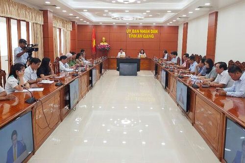 Kết hợp chặt chẽ nội lực với ngoại lực, thúc đẩy kinh tế Việt Nam phát triển