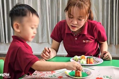 Đừng đánh mất thời điểm 'vàng' giúp trẻ tự kỷ sớm hòa nhập