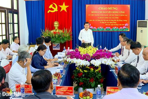 Bí thư Tỉnh ủy Nguyễn Hồng Lĩnh làm việc với Đảng bộ Nhà máy bê tông đúc sẵn Hùng Vương về công tác xây dựng Đảng