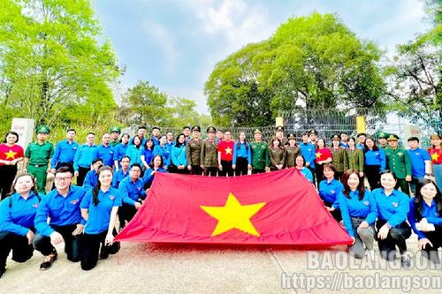 Thành phố Lạng Sơn hướng về biên cương
