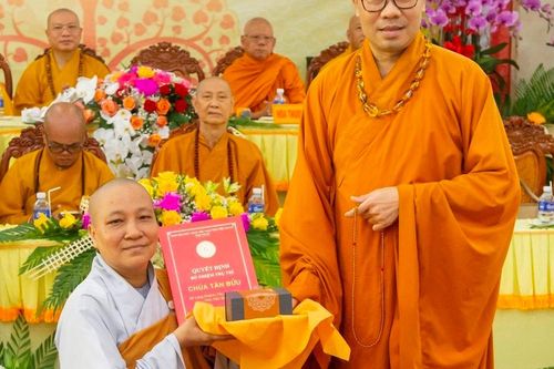 Tiền Giang: Bổ nhiệm Sư cô Thích nữ Tuệ Đức làm trụ trì chùa Tân Bửu