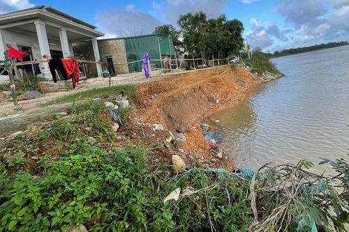 Quảng Trị: Lựa chọn nhà thầu tham gia dự án khắc phục khẩn cấp sạt lở bờ sông Thạch Hãn