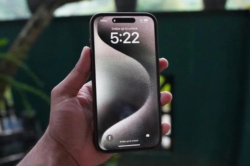 Cách bảo vệ sức khỏe đôi mắt khi dùng iPhone vào ban đêm