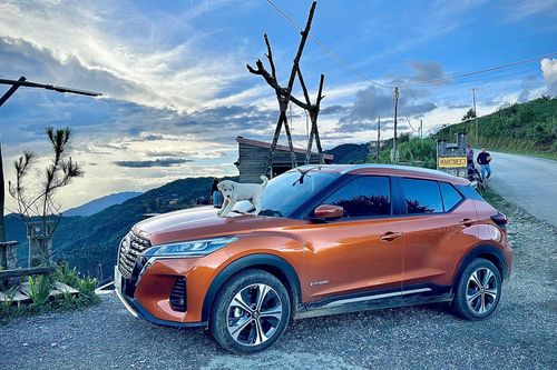 Soi mẫu xe lai điện khác biệt nhất ở Việt Nam