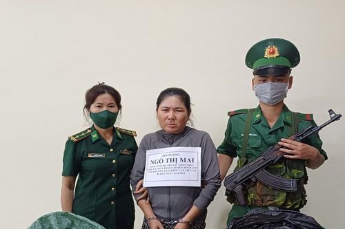 Bắt quả tang 2 người phụ nữ vận chuyển 50kg thuốc nổ