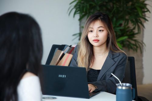 Thăng chức nhưng thu nhập kém cấp dưới