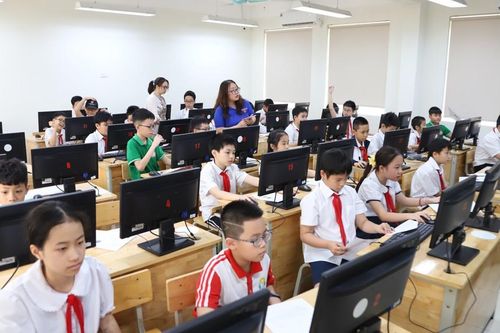 Học sinh sôi nổi tranh tài tại Hội thi Tin học trẻ quận Hoàn Kiếm 2024