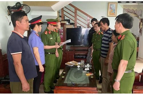 Thanh Hóa: Bắt giam 3 đối tượng sản xuất, buôn bán thức ăn chăn nuôi giả